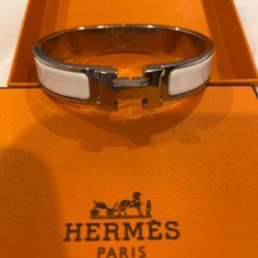 Beautiful Classic Piece That Goes With Just About Anything! I’m Just Ready To Rotate For Something New Hermes Jewelry, Womens Jewelry Bracelets, Women Jewelry, Silver, Color