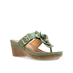 GC Shoes-Flora Wedge Sandal Bring out your nature-loving style when wearing the Floral sandal from GC Shoes. These wedges feature a cushioned footbed for lasting comfort and floral appliques for a feminine finish. Green Wedges, Floral Sandals, Sandal Online, Unique Shoes, Floral Applique, Wedge Sandal, Golf Outfit, Kids Bags, Socks Women