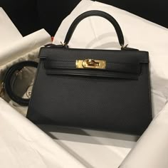 Mini Kelly, Expensive Bag, Hermes Kelly Bag, Kelly Bag, Stylish Handbags, Handbag Heaven, Hermes Handbags, Bags Aesthetic, Purse Accessories