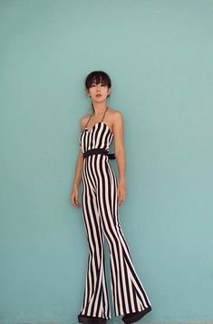 Hey, I found this really awesome Etsy listing at https://www.etsy.com/listing/239212375/womens-jumpsuit-white-and-black-down Summer Black And White, 70s Mode, Black And White Jumpsuit, Style Année 70, 70s Vintage Fashion, Black White Jumpsuit, Light Cardigan, Overall Jumpsuit, Pants Vintage