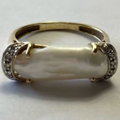 14k Modernist Baroque Biwa Pearl Ring Sz 7 Tiny Diamond Chips On Both Sides Total Weight = 3 Grams Cannot Find A Mark Acid Tests Positive For 14k - Guaranteed Great Preowned Condition Biwa Pearls, Tiny Diamond, Pearl Ring, Womens Jewelry Rings, Chips, Vogue, Women Jewelry, Ring, Gold