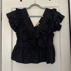 Brand New With Tags Never Worn Size Large Zip Up The Side Chic Short Sleeve Tops For Date Night, Chic Black Top For Brunch, Tops Black, Black Blouse, Zip Ups, Top Blouse, Blouses, Womens Tops, Brand New