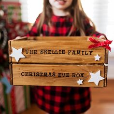 PRE ORDER// A family Christmas eve crate in dark oak varnish. This festive wooden Christmas Eve box would be perfect for a child or the family and can be personalised with your own wording. Crates are sold empty for you to fill with the goodies of your choice for you to enjoy the night before Christmas. The hand painted wooden Christmas Eve crate has a dark oak finish for a rustic effect. The hand stamped writing can be personalised with names or a message of your choice, please leave a note whe Christmas Eve Box Diy Wooden, Personalised Christmas Eve Box Ideas, Santa's Key, Chocolate Toppers, Christmas Eve Crate, Wooden Christmas Eve Box, Family Box, Xmas Eve Boxes, Marshmallow Snowman