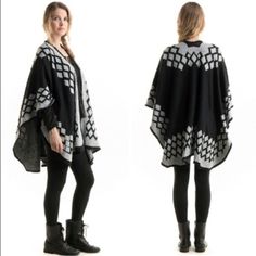 Very Cute. Perfect For Fall/ Winter. Pair It Up With Skinny Jeans Or Leggings. Winter Poncho, Sweater Poncho, Style Sweater, Poncho Sweater, Pretty Prints, Shrug Sweater, Colorful Sweaters, Black Gray, Black And Grey