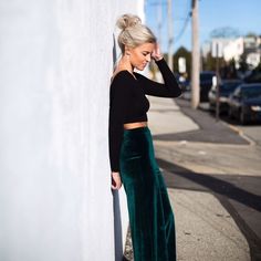 Velvet Pants Outfit Party, Green Velvet Pants Outfits, Velvet Flare Pants Outfit, Velvet Trousers Outfit, Velvet Pants Outfit, Wide Leg Velvet Pants, Green Velvet Pants, Velvet Flare Pants, Winter Pants Outfit