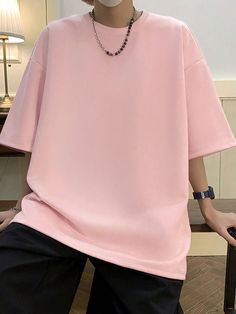 Rosa Casual Collar manga media Tela Liso  Embellished Elástico Ligero Pink Tshirt Outfit, Pink Sweatshirt Men, Pink Shirt Outfit, Pink Shirt Men, Pink Streetwear, Black Pants Outfit, Black Outfit Men, Pants Outfit Men, Drop Shoulder Tee