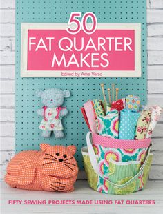 Fat quarters aren't just for quilters! All sewers love these inexpensive pieces of fabric and this book shows you how to create 50 fabulous projects from your stash.This unique collection of 50 quick-and-easy sewing patterns includes contemporary ideas for DIY home decor, accessories, gifts and more--all made using fat quarters.Projects range from instant fixes like coin purses needing just one fat quarter, to quilts and wall hangings that need up to 10 fat quarters which will really bust your s Fat Quarter Sewing Projects, Kitchen Towels Crafts, Knitting Machine Tutorial, Diy Clutch, Bazaar Ideas, Small Sewing, Trendy Sewing, Reverse Applique, Quilting Studio