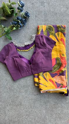 Product Descriptions : Purple silk JEWEL NECK patterned blouse with intricate heavy hand worked Jewel neck works for neck as shown. Note : saree is not included with this product View this post on Instagram A post shared by Handcrafted Sarees by Shobana Nithin (@threadslabel_india)