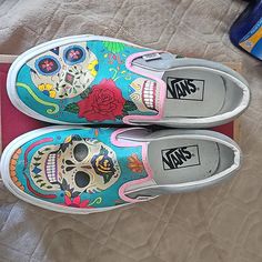 Custome Made Vans . Day Of The Dead Vans Shoes Custom, Vans Green, Skater Shoes, Shoes Custom, Shoe Design, Womens Vans, Custom Shoes, Day Of The Dead, Vans Shoes