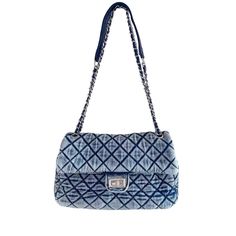 PRICES MAY VARY. These denim purses for women are made with 80s retro vibe over washed jeans fabric, quilted in classic diamond patterns with structured base. Stylish denim bag comes with leather-woven pull-through chain straps for double use as shoulder bag or crossbody bag Thoughtfully designed quilted shoulder bag for women, featuring two pockets—one inside and one on the back, fully lined, and the chain straps are made with faux leather strap in the middle for easy carrying. A medium size qu Quilted Denim, Jean Purse, Handbags Black, Quilted Shoulder Bag, Denim Handbags, Denim Purse, Denim Shoulder Bags, Quilted Tote Bags, Purses For Women