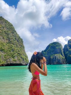 phuket Thailand, Maya Bay phuket, Vacation Aesthetic, tropical island , island girl aesthetic Summer In Thailand Aesthetic, Tropical Island Aesthetic Outfits, Phuket Picture Ideas, Thailand Photo Inspiration, Tropical Vacation Photos, Girls Vacation Aesthetic, Bali Vacation Aesthetic, Vacation Photos Aesthetic, Bali Girl Aesthetic