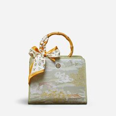 Elevate your style with our green mulberry silk handbag, inspired by "Along the River During the Qingming Festival." Crafted from luxurious mulberry silk and split cowhide leather, this elegant bag features a twist lock closure and captures the vibrant essence of ancient Bianjing. Perfect for those who value art and sophistication. Qingming Festival, Value Art, Square Handbag, Green Palette, Silk Accessories, Elegant Bags, Embroidered Leather, Weaving Process, Bamboo Silk