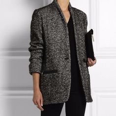 New Dkny Black/White Women’s One Button Blazer/Jacket, Size Medium, Msrp $745! Retail Price: $745.00 + Tax!! Your Price Is: $200.00! You Save: $545.00!!! 100% Authentic Dkny Brand: Dkny Color: Black/White Size: Medium (Running Small/Perfect For Sz 4!) Condition: New With Tags Made In Italy Style: Fall/Spring Trend - The Boxy Blazer, No Lining. One Outerwear Trend That Dominated The Runways This Season Is The Boxy, Oversized Coat And Blazer. Just Imagine Wrapping Yourself Up In A Cocoon Of A Jack Designer Long Sleeve Tweed Jacket For Work, Chic Tweed Jacket With Lapel Collar For Fall, Chic Tweed Jacket With Lapel Collar For Office, Chic Tweed Jacket For Evening In Winter, Chic Evening Tweed Jacket For Winter, Chic Evening Tweed Jacket For Fall, Chic Fall Tweed Jacket With Lapel Collar, Chic Formal Tweed Jacket, Chic Single-breasted Tweed Jacket