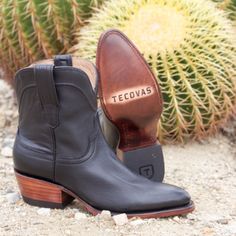 Tecovas Penny Boot In Black Leather Size 5.5 Women’s, Worn Twice To Events In Mexico. Good Condition. Tecovas Boots, Ankle Cowboy Boots, Brown Cowboy Boots, Western Ankle Boots, Boot Companies, High Ankle Boots, Kitchen Floor, Equestrian Style, Suede Boots