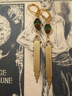 Green And Gold Art Deco, Green And Gold Art, Flapper Jewelry, Art Deco Jewelry 1920s, 1920s Earrings, Twenties Fashion, Gold Art Deco Earrings, Phryne Fisher, 1920s Jewelry