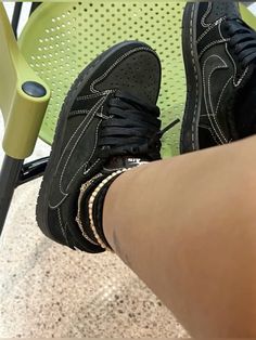 New Balance Fits, Travis Scott Black Phantom, Buty Marki Nike, Pretty Sneakers, Trendy Shoes Sneakers, Dr Shoes, Basket Style, Preppy Shoes, Jordan Shoes Girls