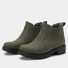 Rowen Relaxed Moss Boot | Alegria Shoes Mom Clothes, Garden Boots, Vegan Leather Boots, Alegria Shoes, Most Comfortable Shoes, Comfortable Boots, Pull On Boots, White Boots, Leather Boot