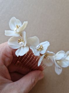 Luna bridal hair comb with handmade ivory clay flowers and freshwater pearls for brides looking something with a vintage vibe or late summer wedding. Light and easy to wear. Sent beautifully packaged in Medze Bride gift box. As each Luna hair comb is made to order specially for you I cannot accept refunds/exchanges. But if you have any problems with your order please email me and I'll be happy to help you. Fresh Floral Hair Comb, Bridal Hair With Floral Comb, Wedding Hair With Flowers, Vintage Wedding Hats, Fascinator Hats Diy, Wedding Hairstyles And Makeup, Pearls Wedding, Floral Comb, Jewellery Bridal