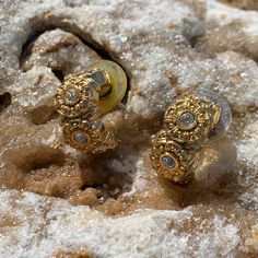 Vintage earrings mark- condition- vintage, tarnish, discoloration measures approximately- 14mm X2243 Tarnish Resistant Round Clip-on Earrings For Anniversary, Tarnish Resistant Round Earrings For Anniversary, Round Tarnish Resistant Clip-on Earrings For Anniversary, Anniversary Earrings Tarnish Resistant, Anniversary Tarnish Resistant Round Earrings, Round Anniversary Earrings, Tarnish Resistant, Tarnish Resistant Metal Earrings For Anniversary, Tarnish-resistant Metal Earrings For Anniversary, Small Hoop Clip-on Earrings For Formal Occasions