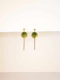 Palm Beach Earrings, -Fine, original and light, these earrings bring joy and style to your look. These earrings will be a sensation during your summer evenings, your cocktails, birthdays and are perfect gifts - Golden brown MIYUKI beads, metal finishes and green plastic "vegetation". The palm tree measures 6 cm, its attachment is a golden metal ball. Palm Beach earrings, -Fine, original and lightweight, these earrings bring joy and style in your look These earrings will make a sensation during y Palm Tree Costume, Palm Tree Jewelry, Tree Costume, Costume Jewelery, Beach Earrings, Brings Joy, Metal Ball, Miyuki Beads, Metal Finishes