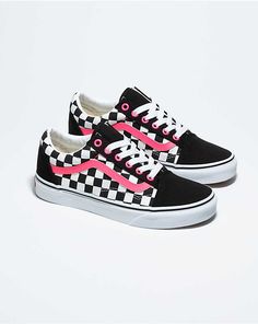 Custom Vans Old Skool, Custom Slip On Vans, Customised Vans, Vans Shoes Fashion, Cute Vans, Teen Stuff, Painted Canvas Shoes, Disney Vans, Checkered Vans