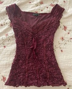 Going Out Tops Aesthetic, 2000s Dark Fashion, Maroon Coquette, Dark Feminine Outfits Casual, Maroon Top Outfit, Rory Outfits, Babydoll Top Outfit, Dark Y2k Aesthetic