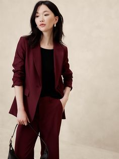 Sculpted Suit Blazer | Banana Republic Factory Office Fashion Midsize, Navy Suit Women Business, Work Outfits Women Hourglass Shape, Winter Suit Outfits Women, Law Suits For Women, Plum Outfits Female, Business Casual Clothing For Women, Corporate Attire Women Fall, Boss Babe Fashion