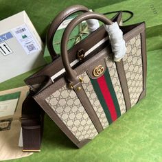 ZNT Fashion - GCI Bags - 937 A+ Excellent Quality; Contact us if you've any questions in your mind. Trendy Tote, Gucci Bags, Top Collection, Luxury Women, Cute Bag, New Handbags, Powerful Women, Sale House, Crossbody Shoulder Bag