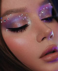 Bunny Makeup, Maquillage Yeux Cut Crease, Halloweenský Makeup, Festival Make Up, Concert Makeup, Rhinestone Makeup, Flot Makeup, Make Up Inspiration, Rave Makeup