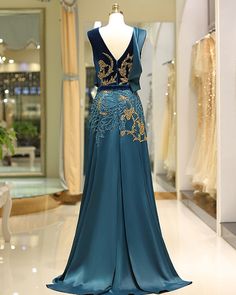 amazing beading satin v-neck gold and green evening dress Enchanted Dresses, Sequin Belt, Burgundy Homecoming Dress, Sweep Train Prom Dress, Green Floor, Green Evening Dress, Prom Dresses With Pockets, Satin Evening Dresses, Dream Dresses