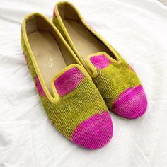 Pink And Green Kilim Loafers From Artemis Design Co. Great Condition With Some Wear To Soles. Size 38, Us 8. Artemis Design, Flat Shoes Women, Loafer Flats, Pink And Green, Loafers, Slip On, Women Shoes, Green, Pink