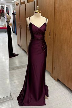 Prom Dress Inspo, Purple Mermaid, Spaghetti Strap Prom Dress, Simple Prom Dress, Populaire Outfits, Looks Party, Prom Dress Inspiration, Cute Prom Dresses, Elegante Casual