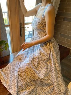 This price is for a dress only.   	 		 			Size 			S 			M 			L 		 		 			Full Length 			110 			112 			114 		 		 			Bust 			78-86 			82-90 			86-94 		 		 			Waist 			60-68 			64-72 			68-76 Floral Print A-line Dress For Picnic, Summer Vintage A-line Sundress, Vintage A-line Dress For Day Out, Spring A-line Vintage Sundress, Fitted Cotton Maxi Dress For Picnic, Fitted Cotton Midi Dress For Picnic, Fitted Sleeveless Dresses For Picnic, Vintage Sleeveless Dress For Picnic, Cotton Vintage Summer Dress