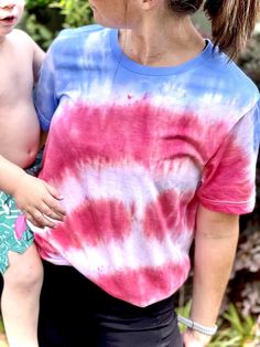 How To Tie Dye, Music Festival Outfits, Word Free, Rock T Shirts, Tie Dye T Shirts, Blue Ties, Blue Tie Dye, Usa Flag, Festival Outfits