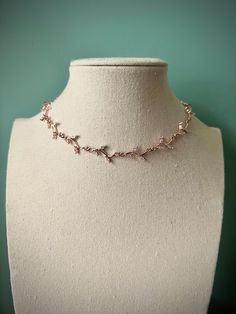 Delicate rose gold leafy vine choker necklace A perfect treat yourself gift or a gift for a loved one!  Heart shaped necklace chain is made from 16k gold plated stainless steel.  Necklace is 35cm with 6cm extending chain Bracelet is 15.5cm with 3cm extending chain. If you would like a different length please message me :)  Pendants are made from brass and cubic zirconia   Do not hesitate to ask if you have any questions :) Fairycore Princess, Elven Necklace, Regal Wedding, Vine Necklace, Necklace Elegant, Heart Shaped Necklace, Steel Necklace, Necklace Chain, Chain Bracelet