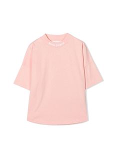 Portugal | Palm Angels Classic Overlogo T-shirt Girls in Rose | FW22/23 Palm Angels, Urban Chic, Luxury Retail, Luxury Boutique, Shirts For Girls, Fur Coat, Portugal, Polo Shirt, Street Wear