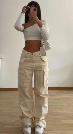 Hot Topics Outfit, Cargo Outfit, Chicana Style, Inexpensive Clothes, Fall Trends Outfits, High School Outfit, Looks Party, Black Tie Dress, Classy Casual Outfits