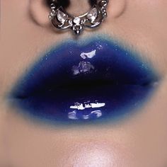 Blue Lip Makeup Look, Bold Blue Makeup, Blue Makeup Lips, Blue Lip Makeup, Blue Lipstick Aesthetic, Blue Lips Aesthetic, Blue Lipstick Looks, Blue Drag Makeup, Blue Aesthetic Makeup