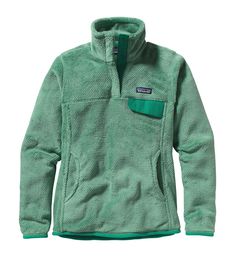 This quintessential fleece pullover has feminine seaming, pouch-style handwarmer pockets and is made of Polartec® Thermal Pro® 100% polyester fleece (51% recycled) that's bluesign® approved. Patagonia Fleece Outfit, Fleece Outfit, Big Sweaters, Patagonia Fleece, Sweater For Women, Crew Clothing, Patagonia Jacket, Cold Weather Outfits, Womens Fleece