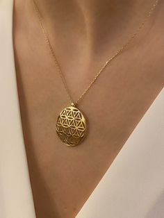 "ABOUT PRODUCT This 14K Gold Flower of Life Pendant necklace is beautifully designed and hand crafted with our associates to make this a special gift for your loved ones. Knowing the value of our customers, We prepare each piece with extra care and attention. ITEM DETAILS Material: 14K Gold Approx: 2.81 gram Available colors: Gold, Rose Gold, White Gold Available Sizes: 14\" to 20\" ✪ 14k Solid Gold ( Certification will be included with your order ) ✪Available 14K White, Yellow, Rose Gold (also Handmade Spiritual Flower-shaped Necklace, Cute Gifts For Her, Stacked Necklaces, Zierlicher Ring, Pendant Necklace Gold, Solid Gold Necklace, Rose Gold White, Gold Necklace Designs, Modern Necklaces