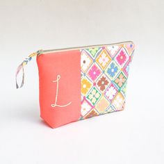 A beautiful monogram cosmetic bag for your friends, the bridesmaids and maid of honor, who stand my you on your wedding day // by MamaBleuDesigns Pink Monogrammed Bag As Gift, Pink Monogram Bag As Gift, Personalized Rectangular Cosmetic Bag Gift, Monogram Cosmetic Bag, Personalised Gifts For Friends, Sewing Machine Cover, Floral Initial, Bridesmaids Personalized, Monogram Bag