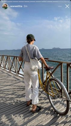 British Seaside Outfit, Summer Bike Ride Outfit, Beach Cruiser Bikes Aesthetic, Bike Tour Outfit, Biking Outfit Aesthetic, Linen Capris Outfit, Casual Bike Ride Outfit, Cute Biking Outfit, Bike Ride Outfit Summer