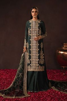 Sharara Kameez Raw Silk Pakistani Dress For Wedding Silk Pakistani Dress, Kameez With Sharara, Neck Lines, Pakistani Formal Dresses, Raw Silk Fabric, Gota Work, Organza Sleeves, Pakistani Wedding Dress, Dress For Wedding