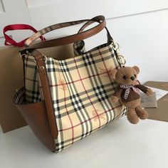 Burberry Bags - Bagsattire 506 Most of the Bags comes with dust bag, tags with A+ Excellent Quality; Contact us if you've any questions in your mind. Ladies Handbags, Branded Packaging, Brand Story, Luxury Women, Burberry Bag, Brunei, Grade 1, Luxury Items, Evening Bags