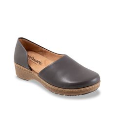 Softwalk-Addie Slip-On You'll never have to sacrifice classy style for comfort when you've got the Soft Walk Addie slip-on. Side cut-outs bring a modern touch to the leather slip-on, improved with a molded high-bouncing footbed for cushiony comfort. Cute Shoes For Walking All Day, Trendy Shoes For Women Casual Business Casual, Best Teacher Shoes, Comfortable Teacher Shoes, Sister Missionary Shoes, Best Shoes For Teachers, Teacher Shoes Comfortable, Comfortable Dress Shoes For Women, Teacher Shoes