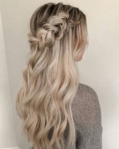 Fotografi Vintage, Bridesmaid Hairstyles, Long Blonde, Hair Crush, Facial Features, Half Up Hair, Braids For Long Hair