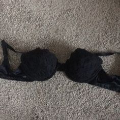 Black Lace 34d Never Worn Black Underwire Bra For Night Out, Black Lace Bra For Night Out, Victoria's Secret Black Lined Bra, Victoria's Secret Black Push-up Bra, Black Push-up Bra For Evening, Black Evening Bra, Victoria's Secret Black Bra For Night Out, Victoria's Secret Black Lace Bra, Victoria's Secret Black Evening Bra