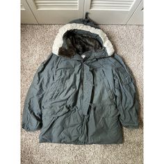 Vintage Type N-3b Extreme Cold Parka Puffer Military Jacket Greenbrier Industries Condition: Great Used Condition Without Major Flaws! Men’s Size Medium Feel Free To Message Me With Questions! And Also Let Me Know If You Are Interested In Anything Else On My Page. Military Style Winter Parka For Work, Military Style Winter Workwear Parka, Military Style Winter Outerwear With Pockets, Vintage Khaki Winter Outerwear, Vintage Khaki Outerwear For Winter, Coats Vintage, Vintage Type, Vintage Jackets, Vintage Jacket