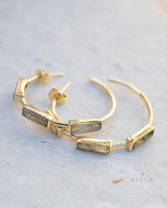 Unique Gemstones Hoop Earrings! — •✧•✧•✧•✧•✧•✧•✧•✧•✧•✧•✧•✧•✧•✧•✧•✧— D E T A I L S — M E T A L : Gold Plated 18k The Earwires are GOLD VERMEIL (gold plated over sterling silver). It works well for people allergic to brass. ✦ Gold Plated: Gold plated jewelry has a layer of gold covering a base metal. — S T O N E: Labradorite 💎 M E A N I N G • O F • G E M S T O N E : ✦ Labradorite is a stone of magic, awakening within you mystical and magical abilities and psychic powers. It has within it a deeply Magical Abilities, Gemstone Hoop Earrings, Psychic Powers, Aqua Chalcedony, Rose Gold Bracelet, Brass Gold, Unique Gemstones, Plated Jewelry, Rose Gold Necklace