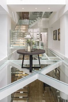 Frameless glass balustrades and stairs and walk on glass enhance a sense of space and light to narrow London property. Starter For 10, Fountain House, Student Flat, Glass Stairs, Glass Staircase, Period Property, Student House, London Property, Fresh Meat